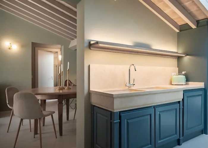 Palazzo Degli Archi *