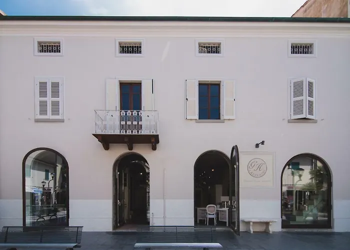 Palazzo Degli Archi *